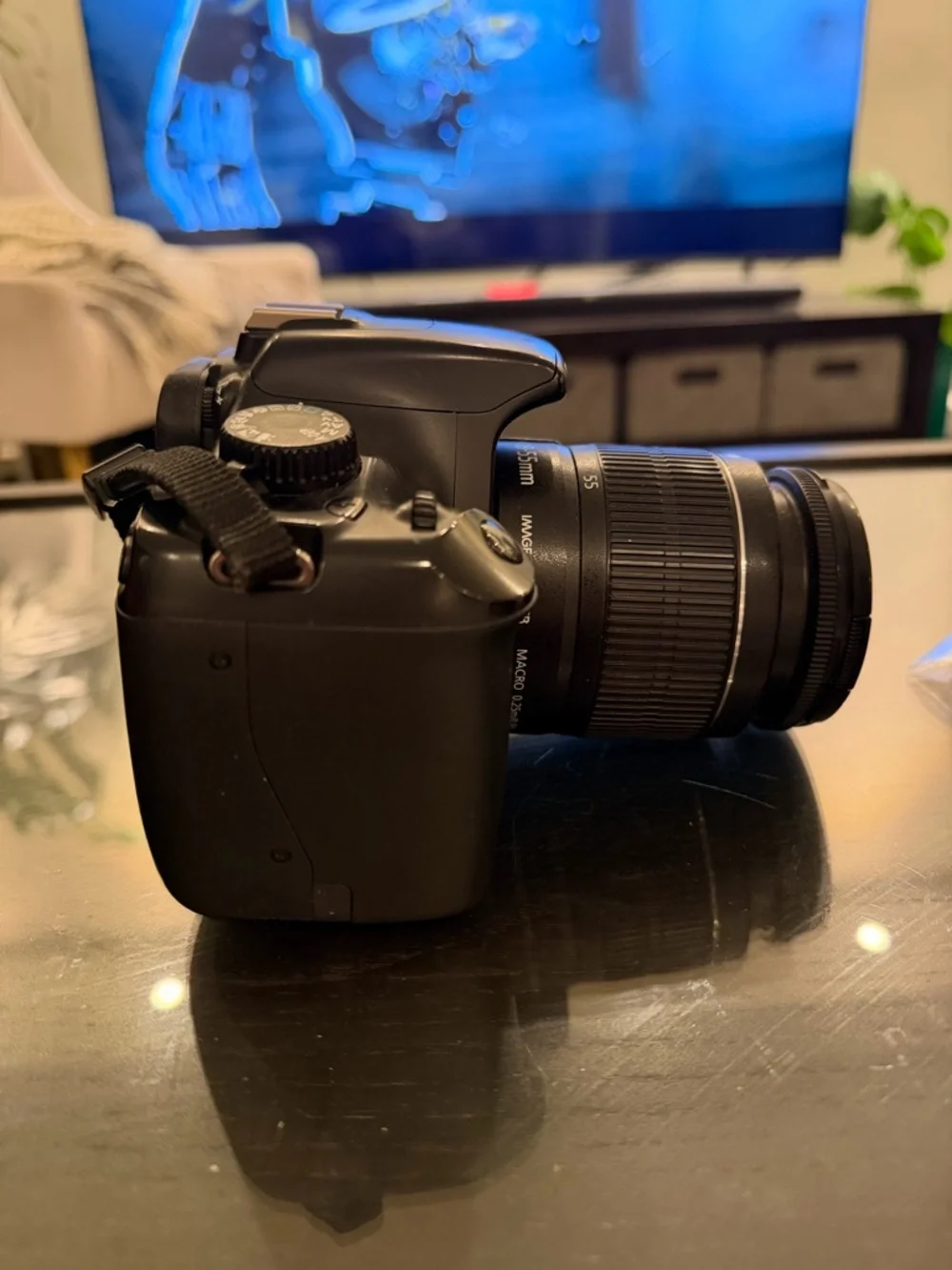 Canon EOS Rebel T3 EF-S 18-55 IS II Kit. Like new, perfectly working condition.